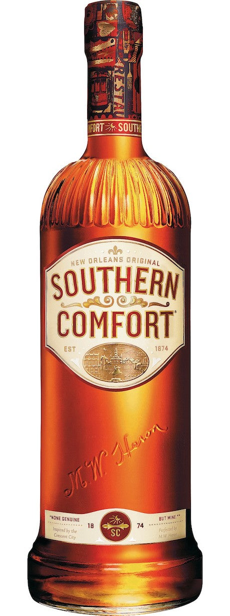 Southern Comfort 700ml, a smooth American whiskey liqueur with fruity and spicy flavors, perfect for cocktails and mixed drinks.